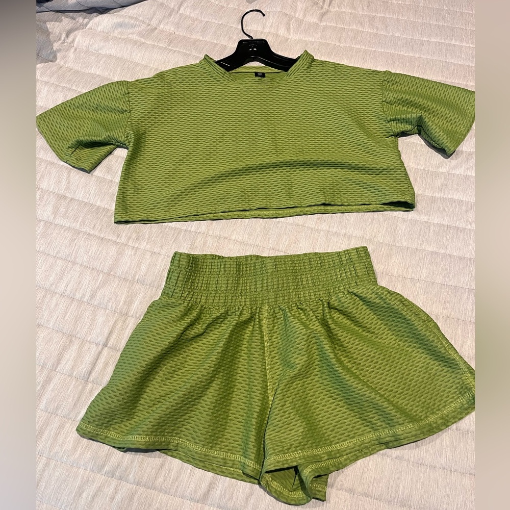Noli - Green Textured Crop Top and Shorts Set